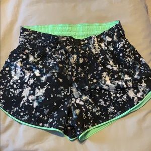 Lululemon drawstring reversible running shorts